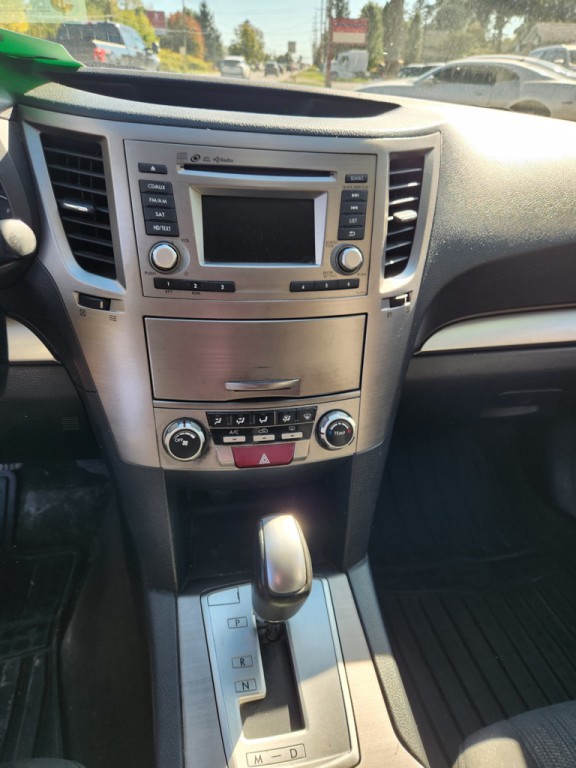 2014 Subaru Outback Image 10