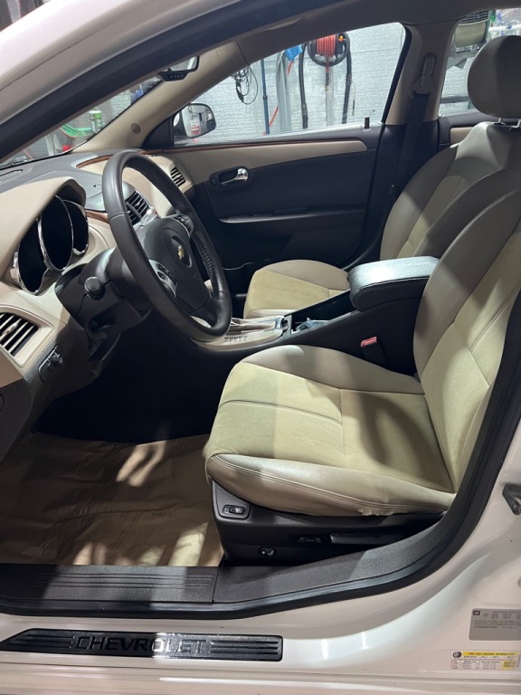 2012 Chevrolet Malibu Image 17