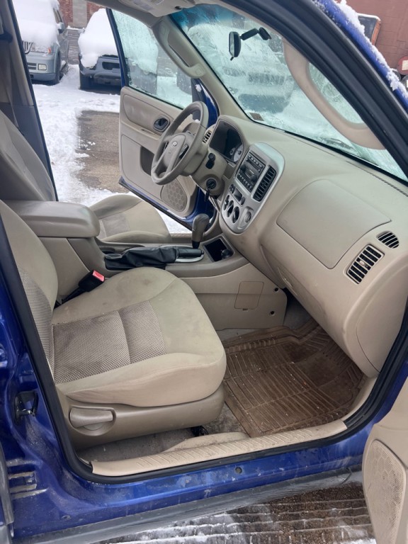 2005 Ford Escape Image 6