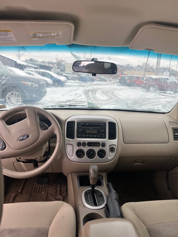 2005 Ford Escape Image 7