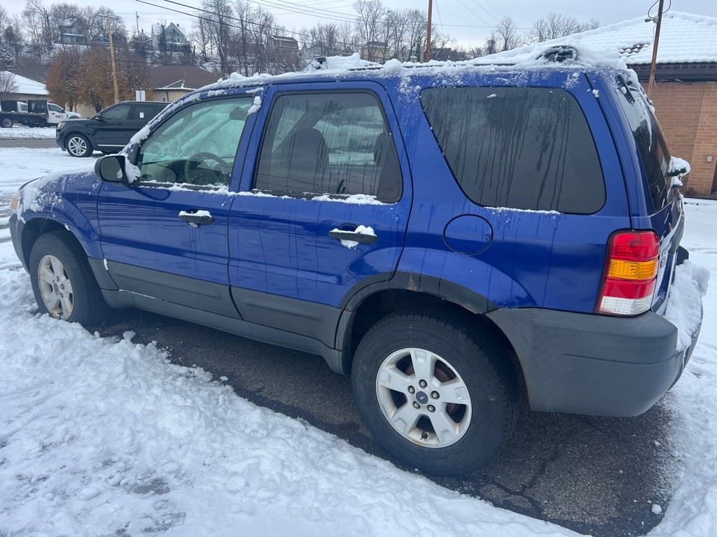2005 Ford Escape Image 12