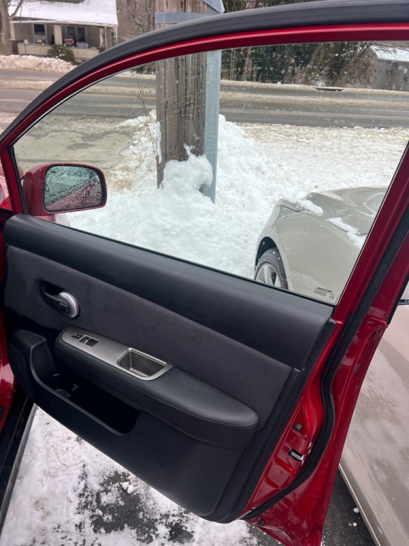 2009 Nissan Versa Image 9