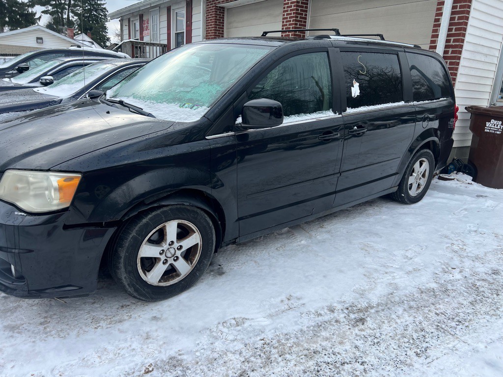 2011 Dodge Grand Caravan Image 2