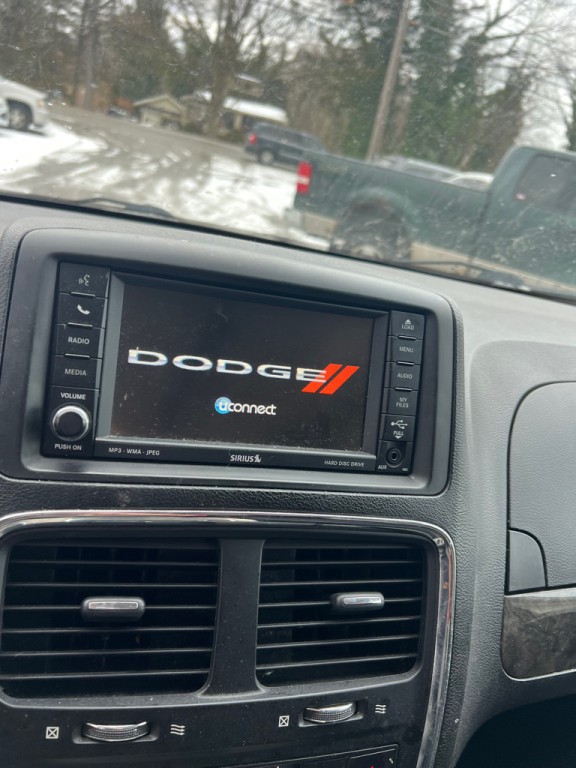 2011 Dodge Grand Caravan Image 3