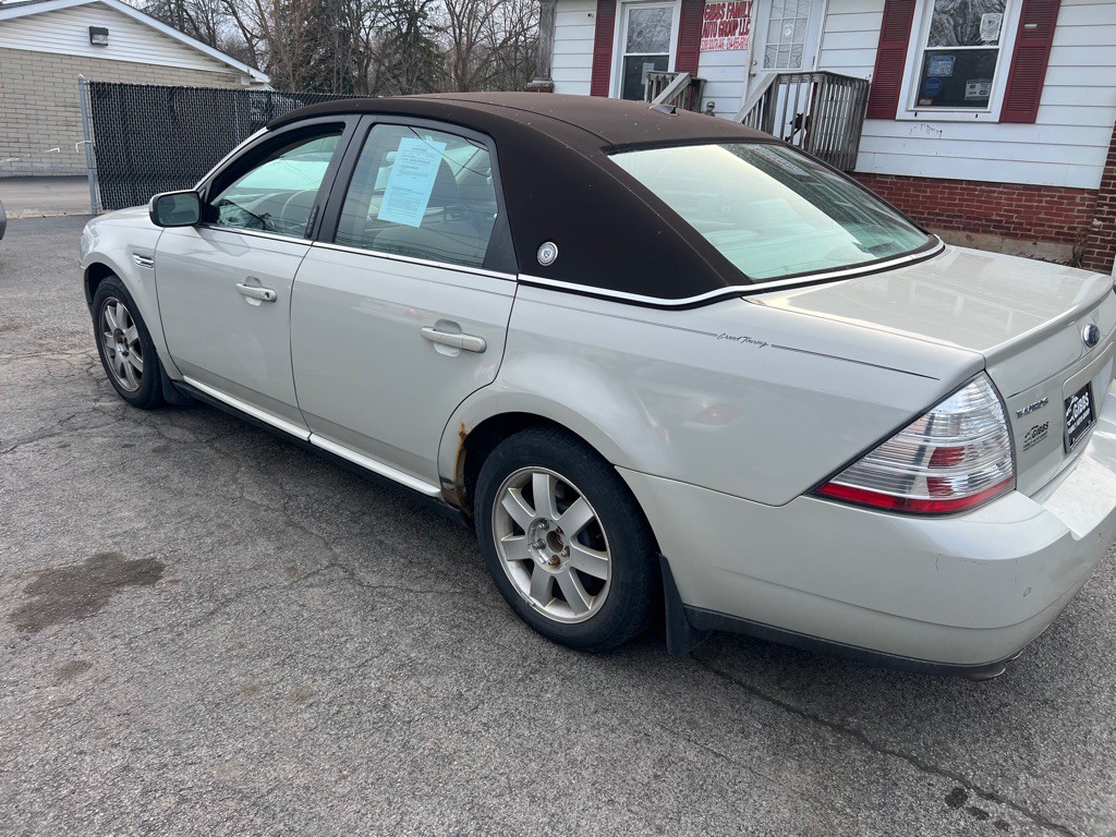 2008 Ford Taurus Image 2