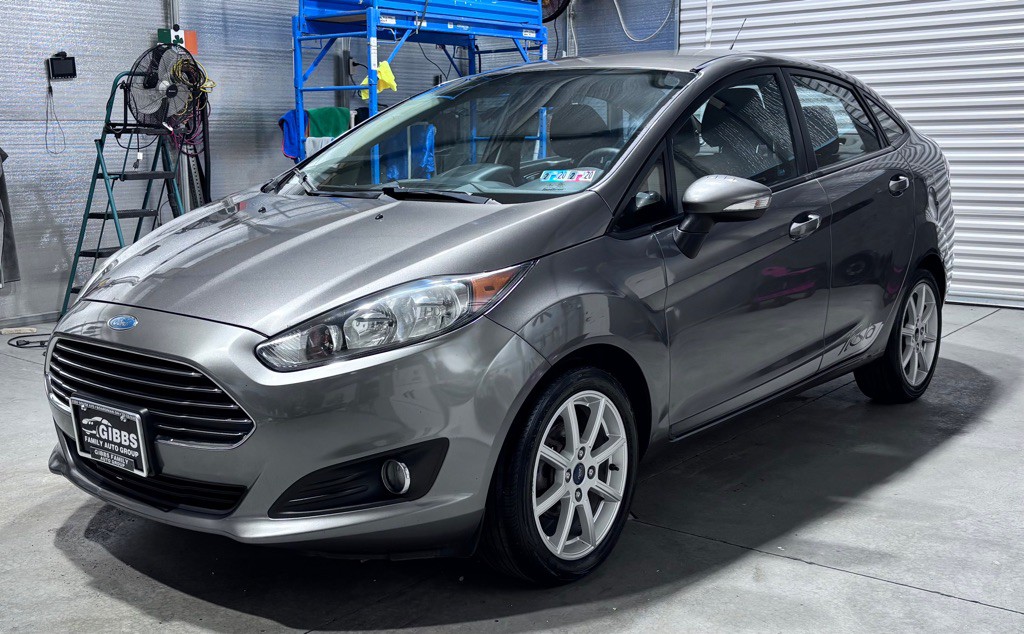2014 Ford Fiesta Image 2