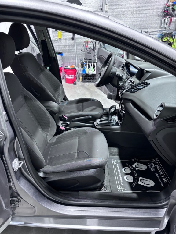 2014 Ford Fiesta Image 5