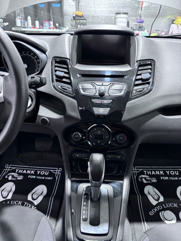 2014 Ford Fiesta Image 6