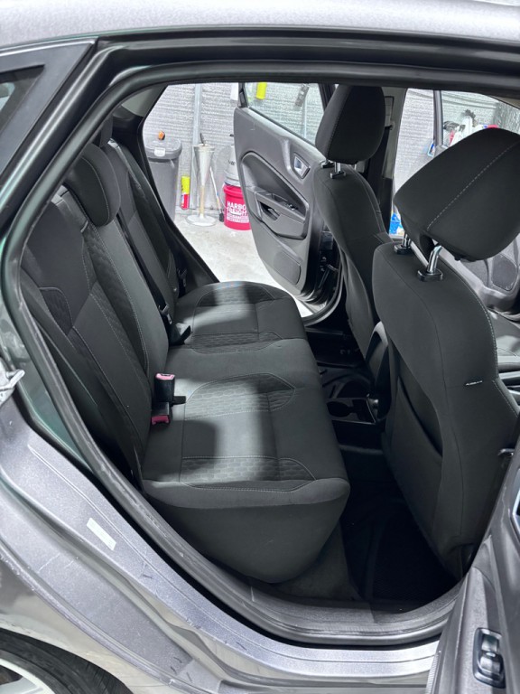 2014 Ford Fiesta Image 7