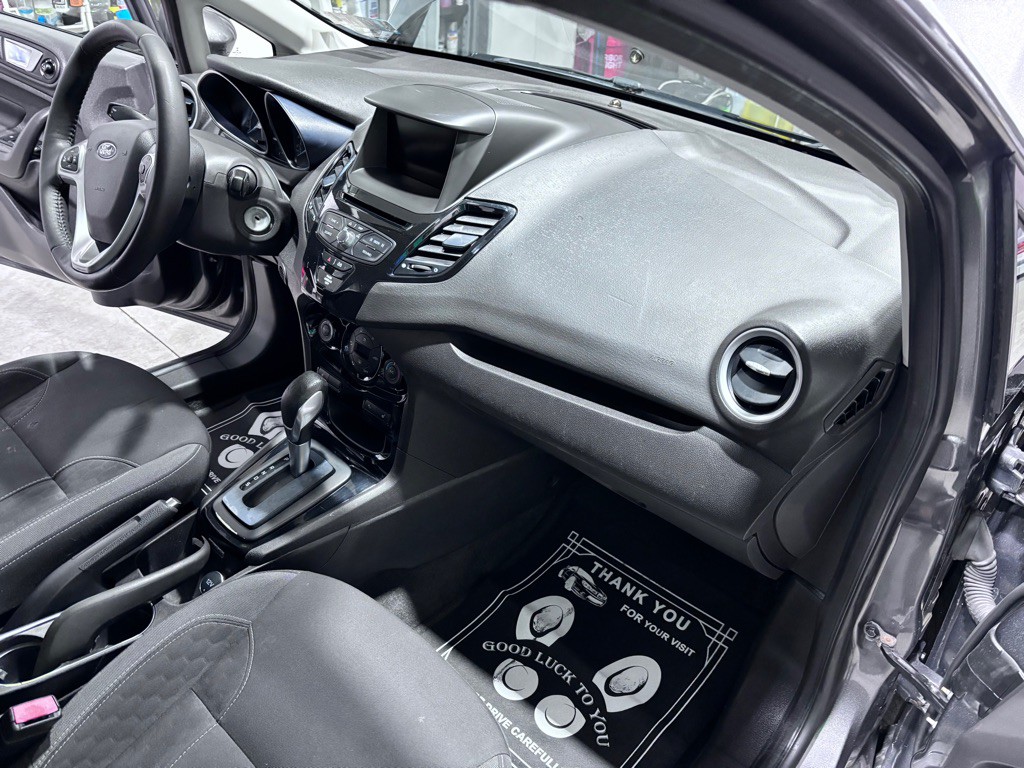 2014 Ford Fiesta Image 8