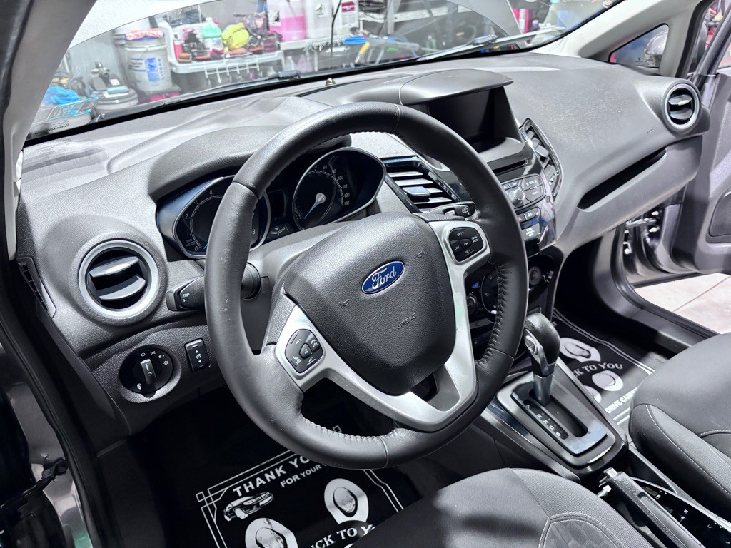 2014 Ford Fiesta Image 9