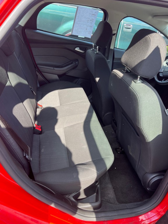 2017 Ford Focus Image 4
