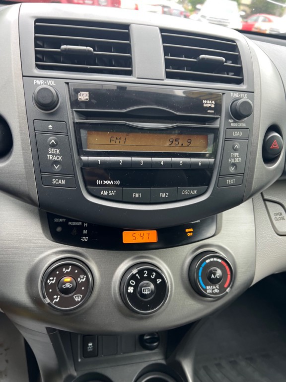 2011 Toyota Rav4 Image 11