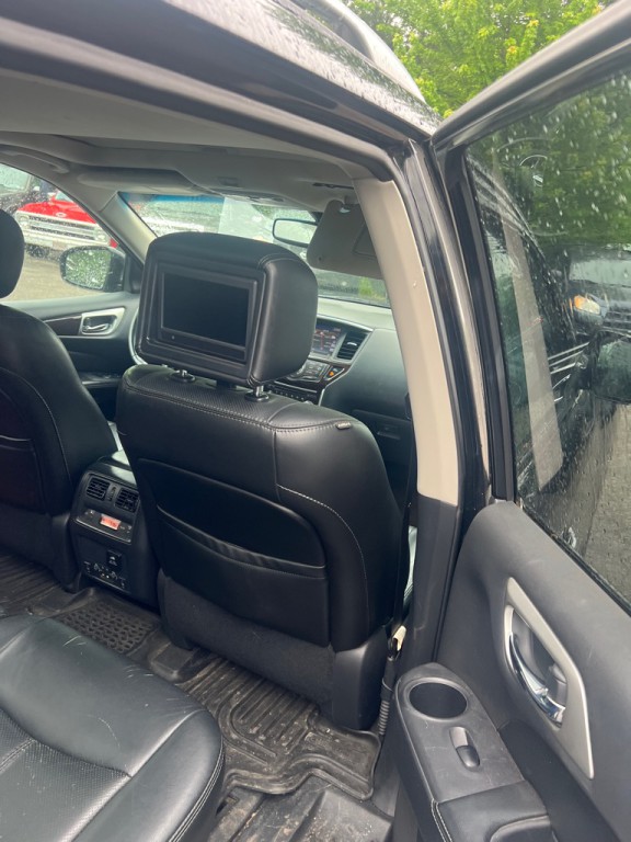 2014 Nissan Pathfinder Image 9