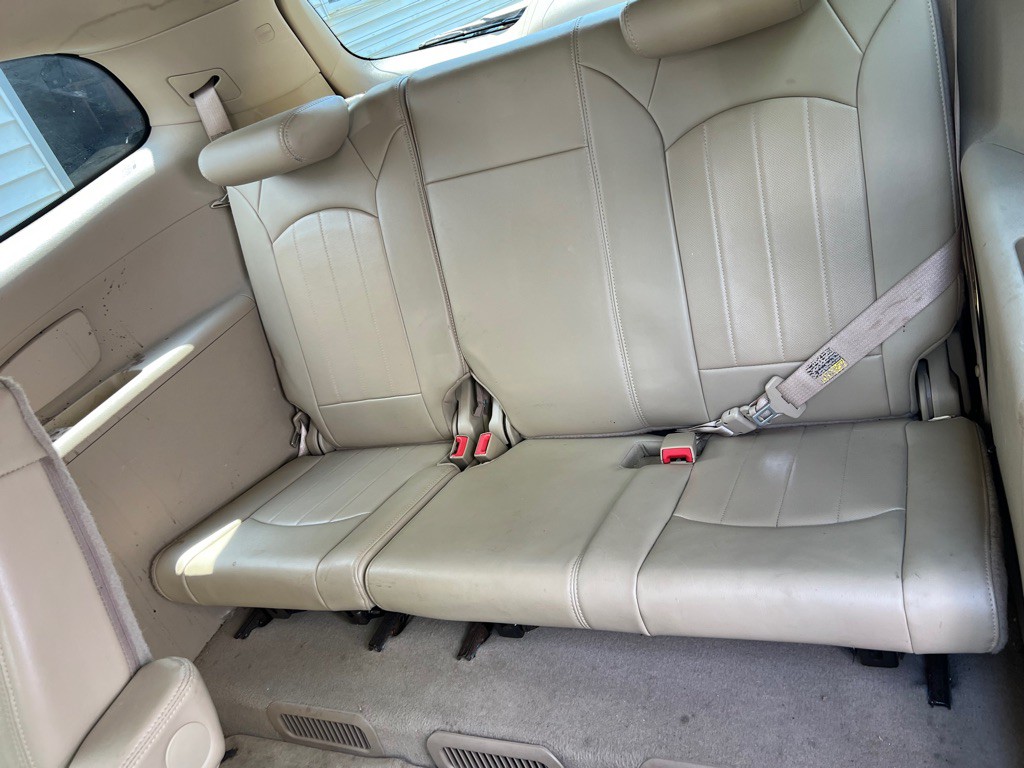 2010 Buick Enclave Image 10