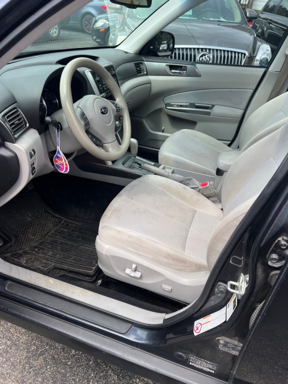 2012 Subaru Forester Image 2