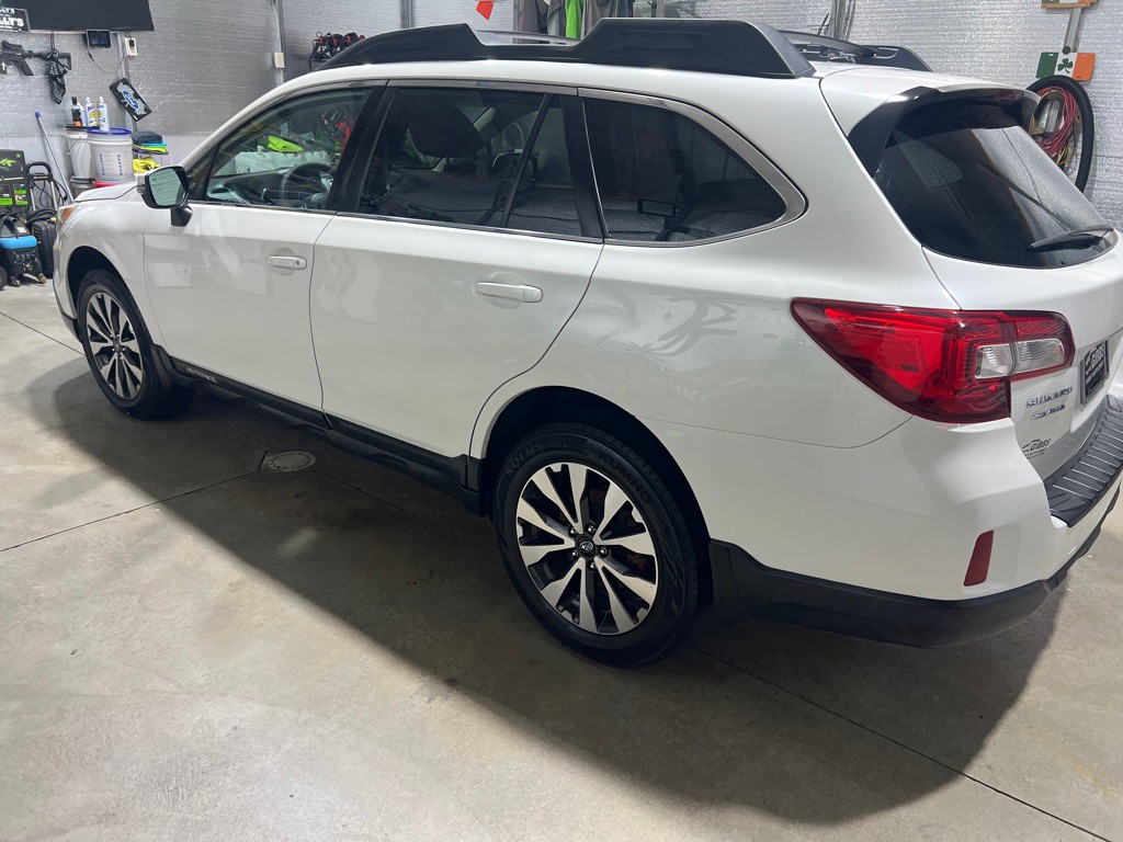 2015 Subaru Outback Image 9