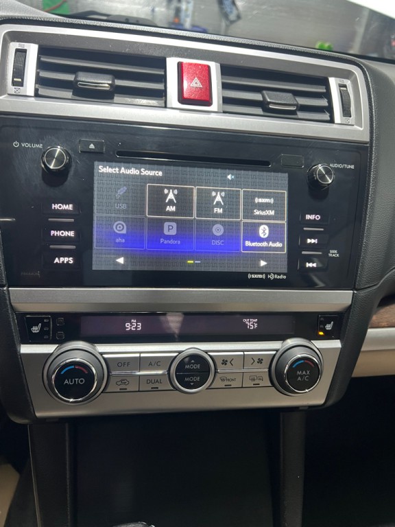 2015 Subaru Outback Image 11