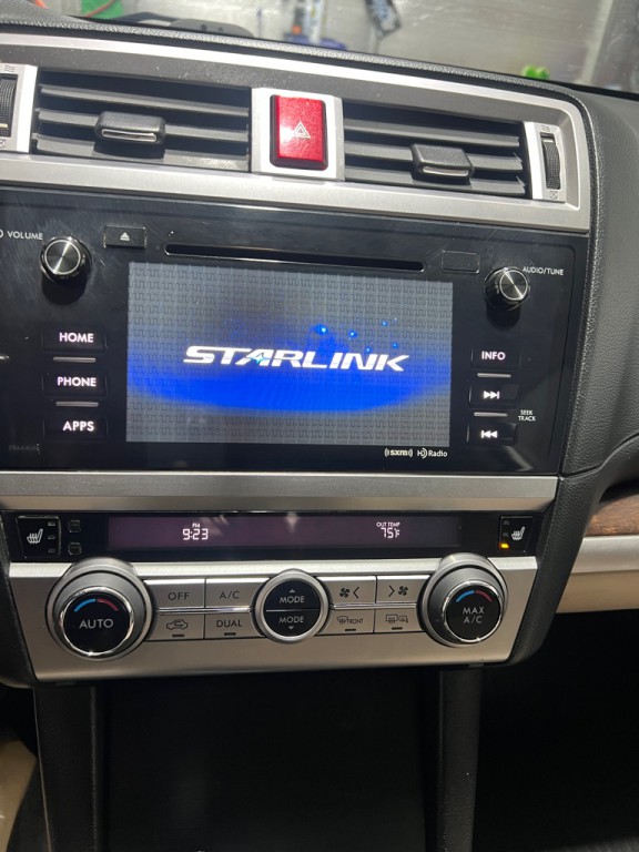 2015 Subaru Outback Image 12