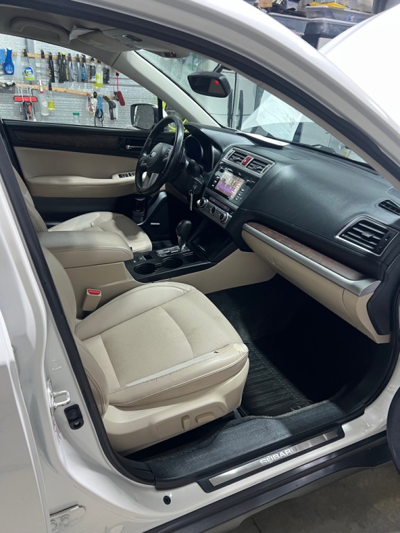 2015 Subaru Outback Image 16