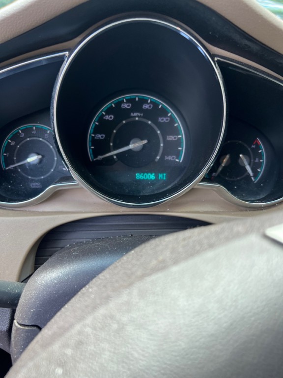 2011 Chevrolet Malibu Image 4