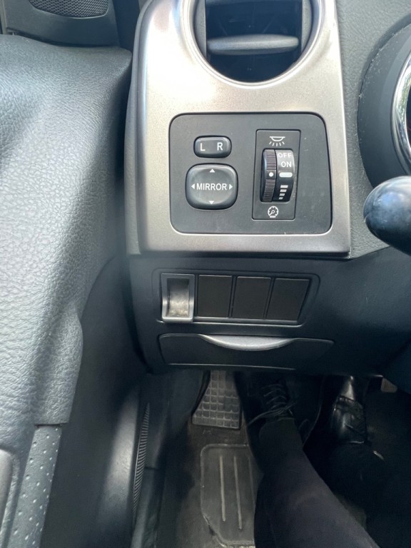 2005 Pontiac Vibe Image 9