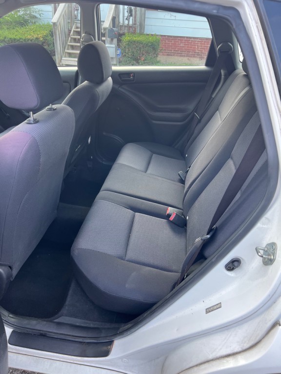 2005 Pontiac Vibe Image 12