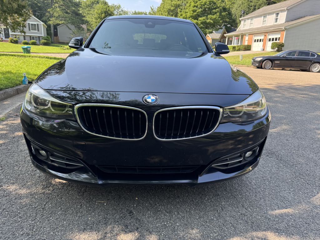 2017 BMW 3 Series Image 2