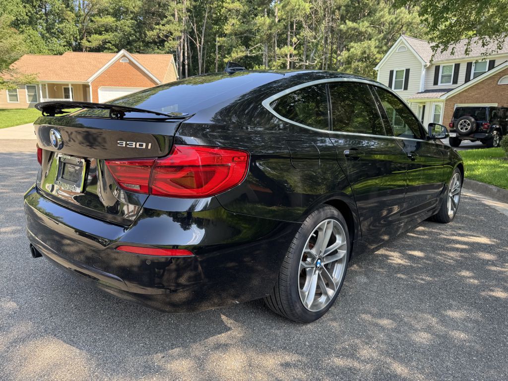 2017 BMW 3 Series Image 6