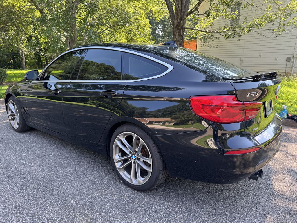 2017 BMW 3 Series Image 8