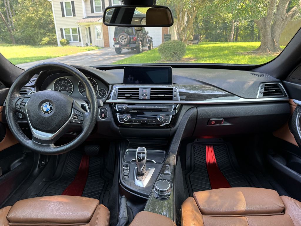 2017 BMW 3 Series Image 18