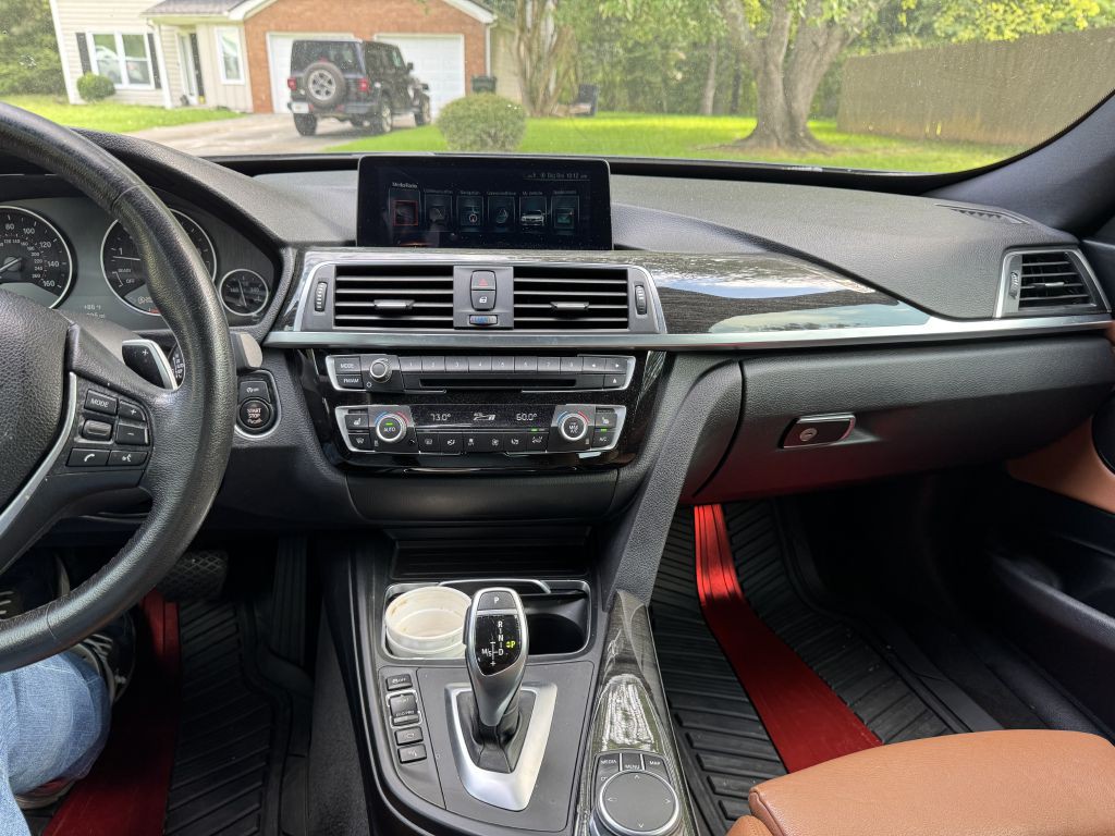 2017 BMW 3 Series Image 22