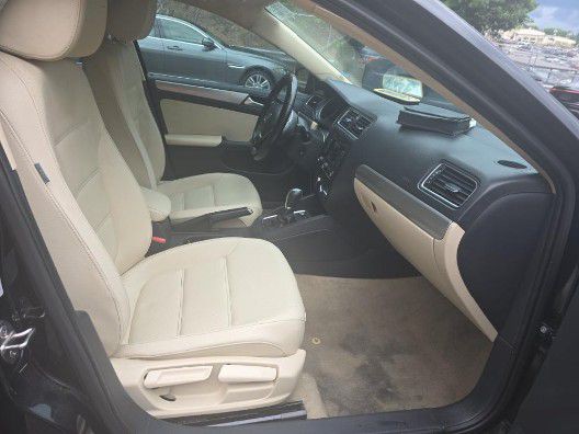 2015 Volkswagen Jetta Image 10