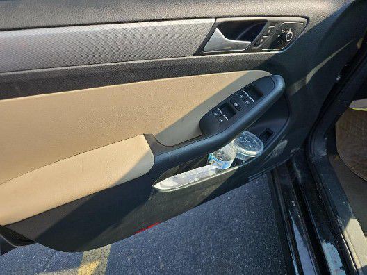 2015 Volkswagen Jetta Image 11