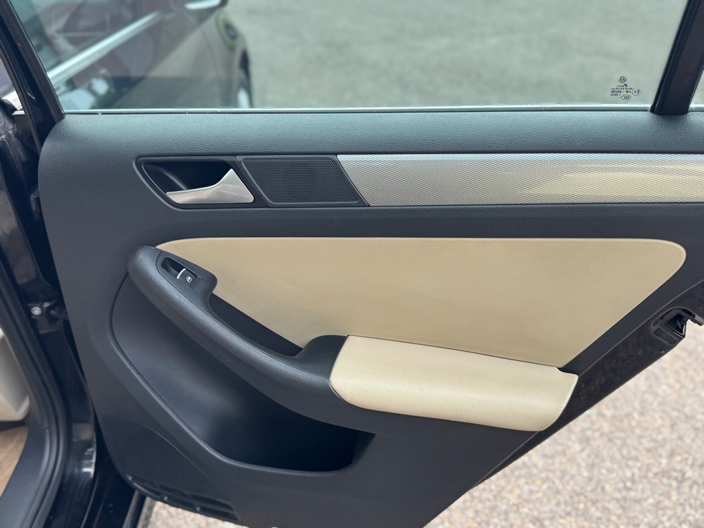 2015 Volkswagen Jetta Image 14