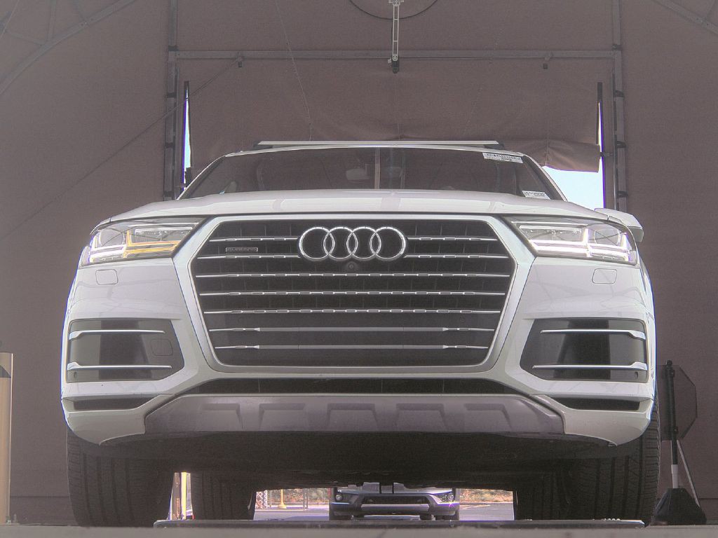 2017 Audi Q7 Image 2