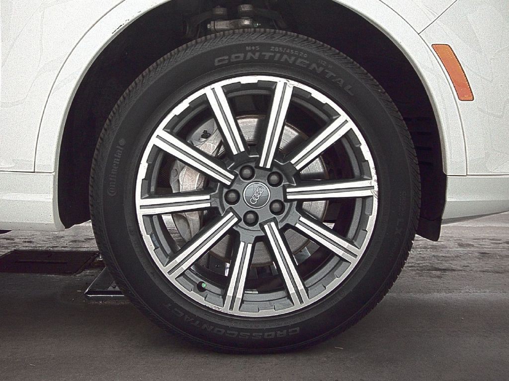 2017 Audi Q7 Image 16