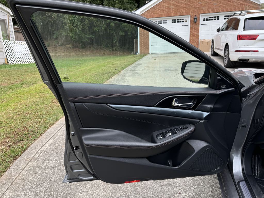 2019 Nissan Maxima Image 10