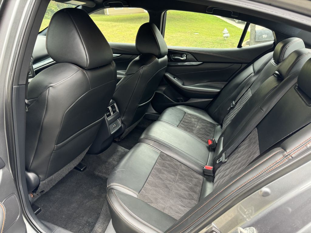 2019 Nissan Maxima Image 13