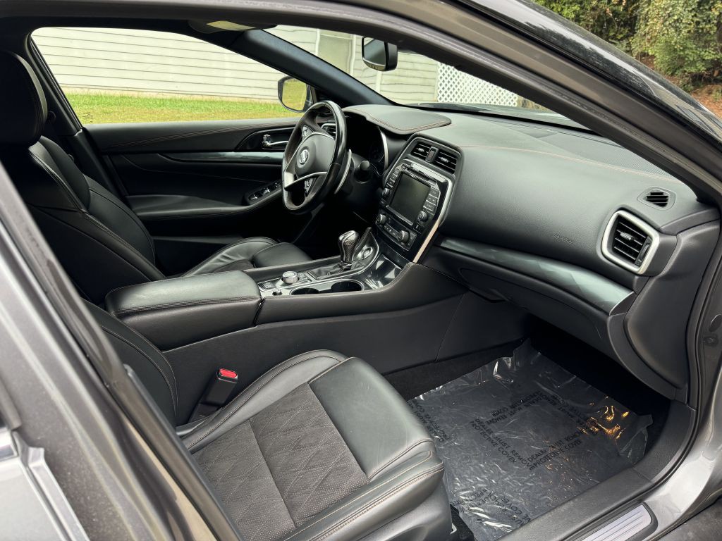 2019 Nissan Maxima Image 17