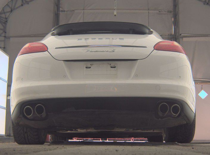 2011 Porsche Panamera Image 5
