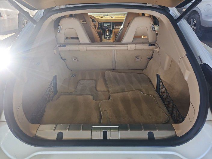 2011 Porsche Panamera Image 12