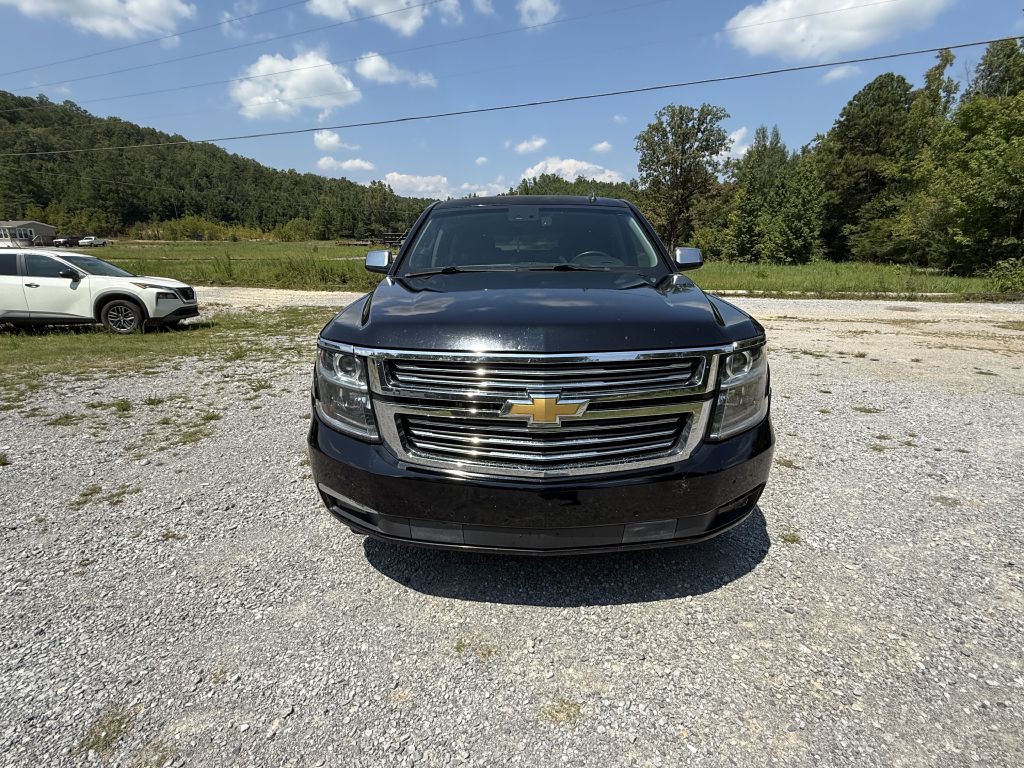 2015 Chevrolet Suburban Image 2