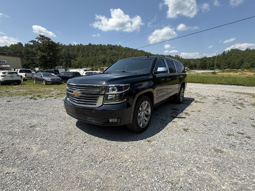 2015 Chevrolet Suburban Image 3