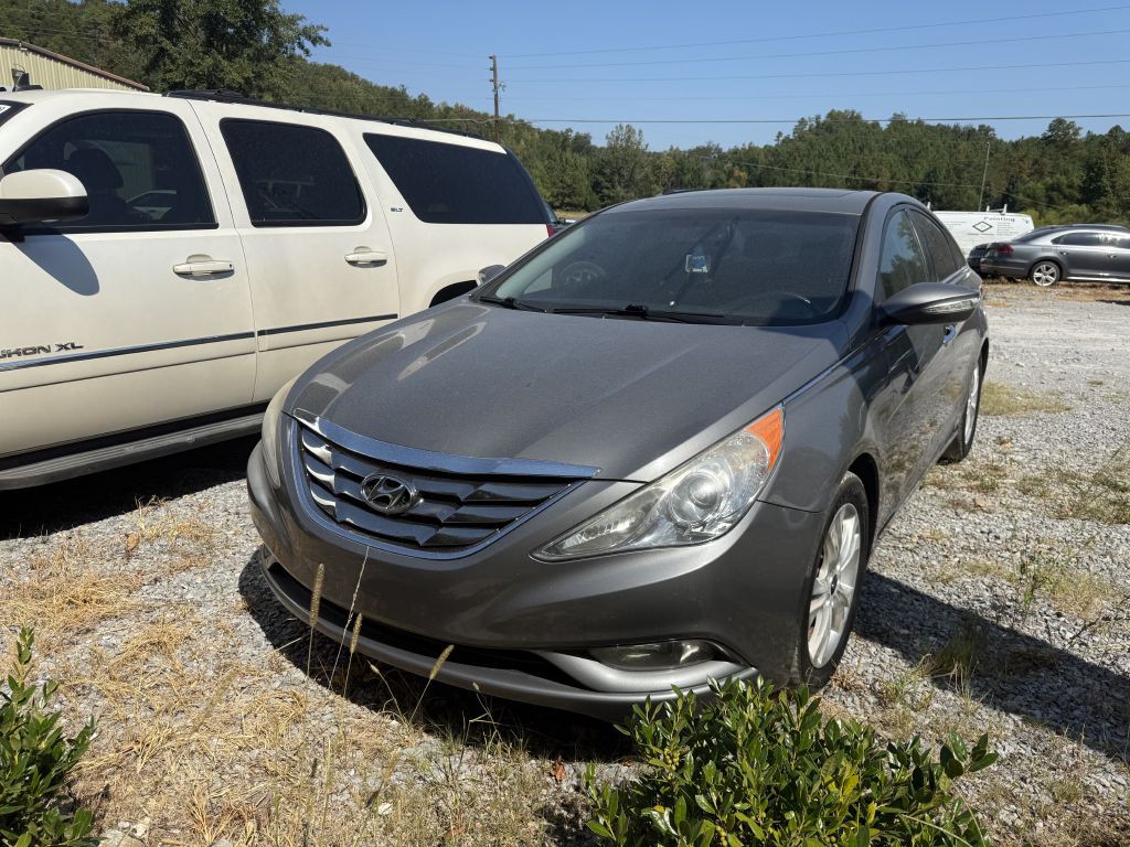 2013 Hyundai Sonata Image 2