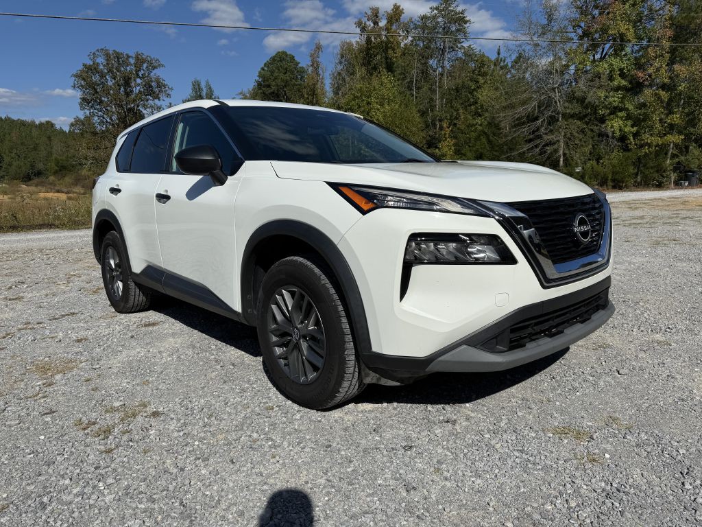 2022 Nissan Rogue Image 1