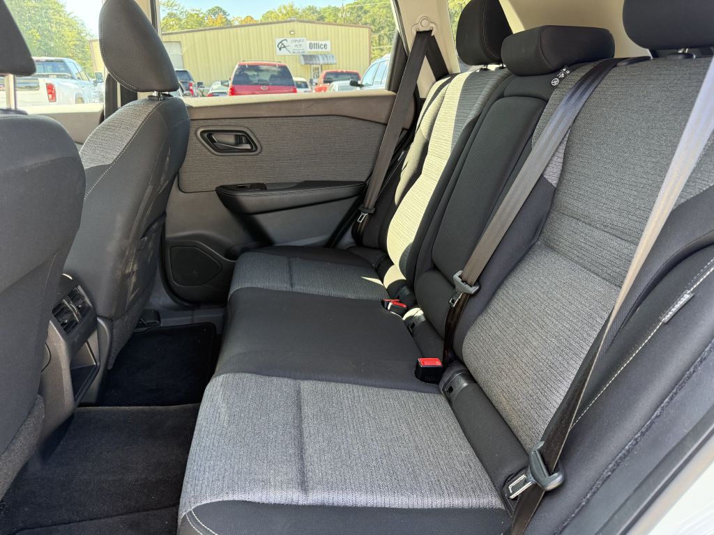 2022 Nissan Rogue Image 8