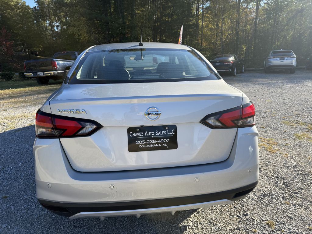 2022 Nissan Versa Image 5