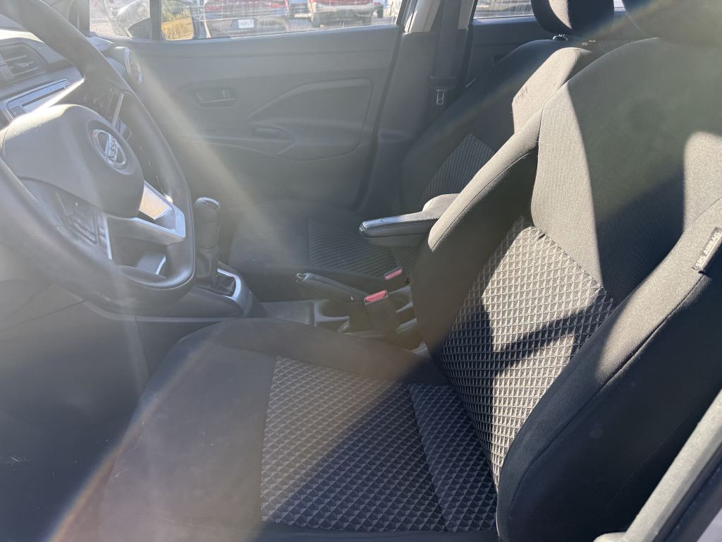 2022 Nissan Versa Image 7