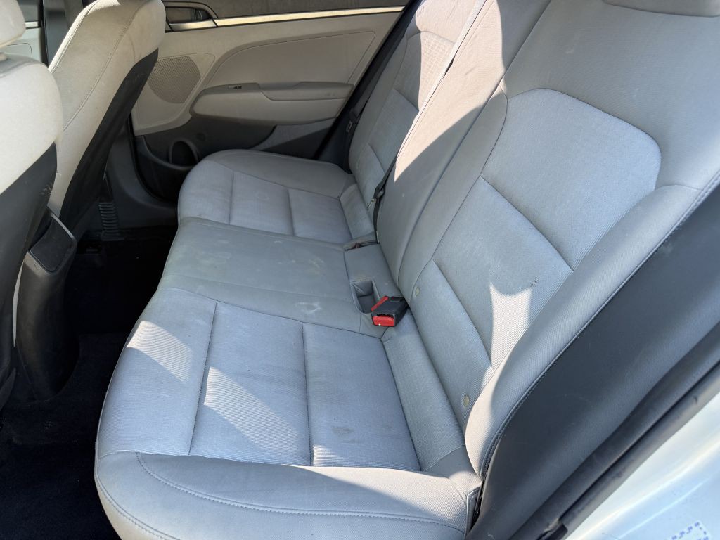 2017 Hyundai Elantra Image 6
